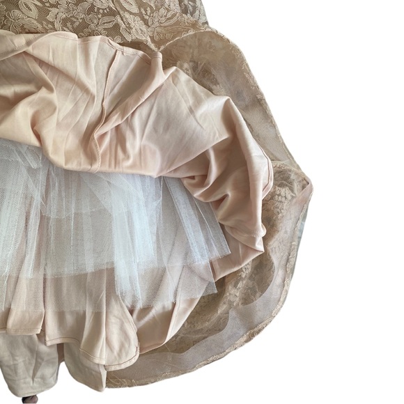 ROYAL QUEEN Lace Formal Gown - Picture 7 of 11